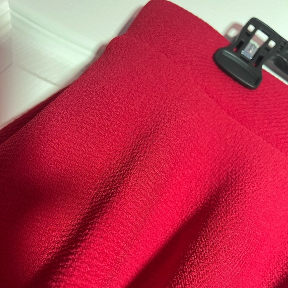 🟪Mid length red flowy a-line skirt - Picture 5 of 7